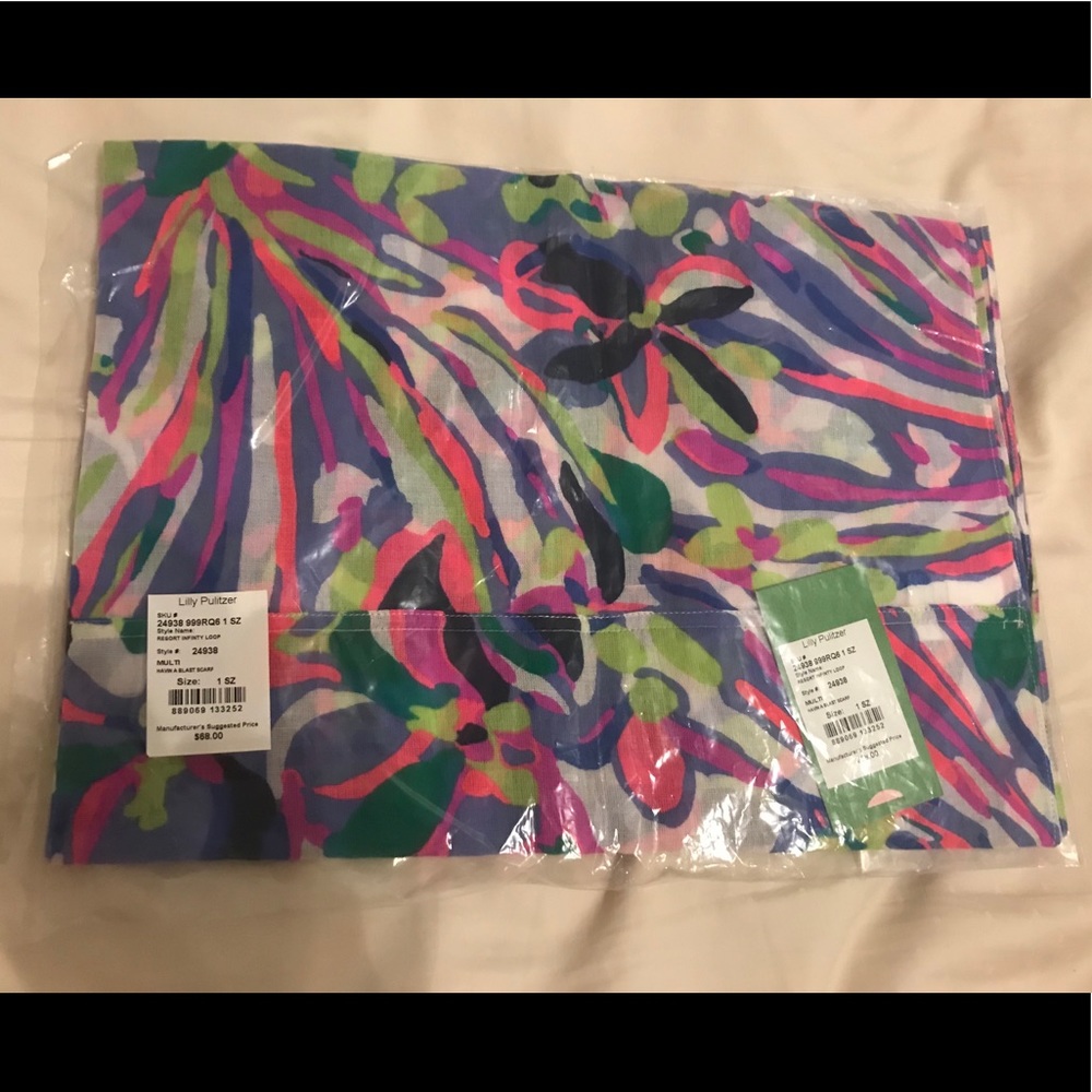 NWT Lilly Pulitzer infinity scarf